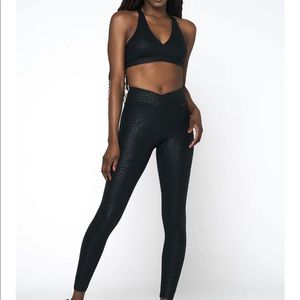 LiCi Luxe V cut crunch leggings